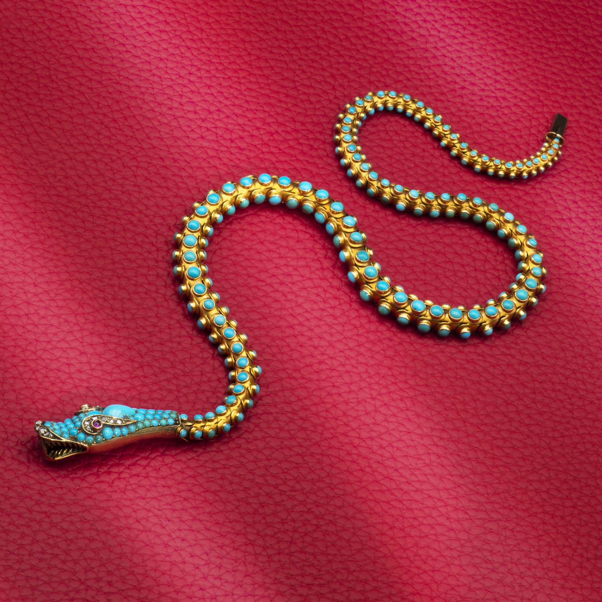 Picture of a snake neckplace, taken by Andrea Fabrizi, a high-skilled jewellery photographer in London.
